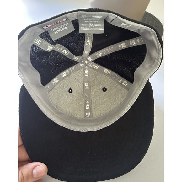 Chicago White Sox MLB Baseball New Era Fitted Hat 7 1/8 - Picture 6 of 8